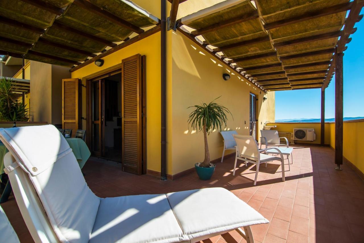 Appartamenti E Affittacamere Le Due Ruote Alberese Exterior photo